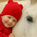 My 2-year-old girl loved playing with the neighbor’s horse, but then we found out something shocking –