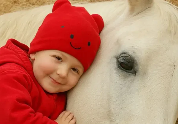 My 2-year-old girl loved playing with the neighbor’s horse, but then we found out something shocking –